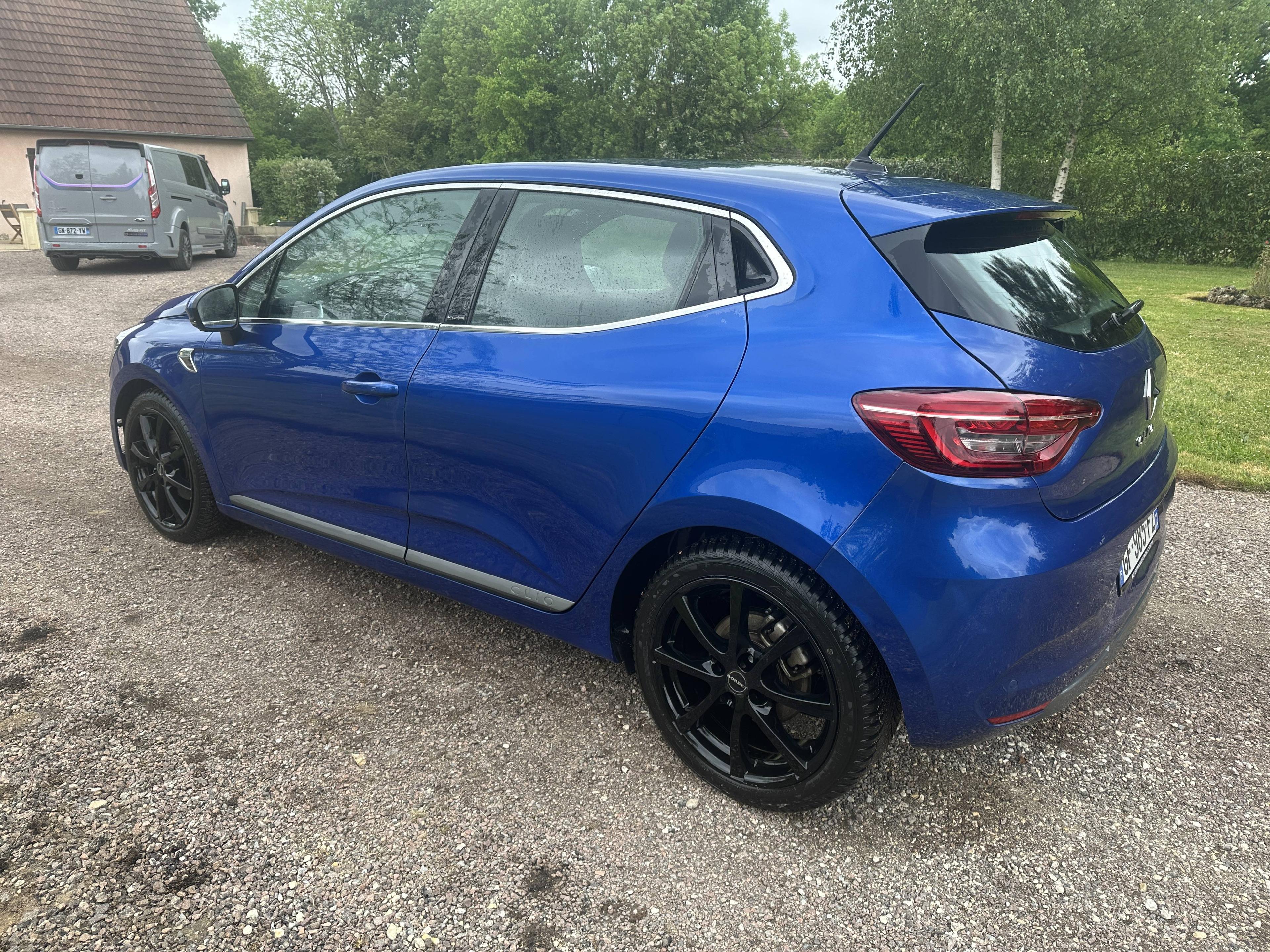 RENAULT CLIO